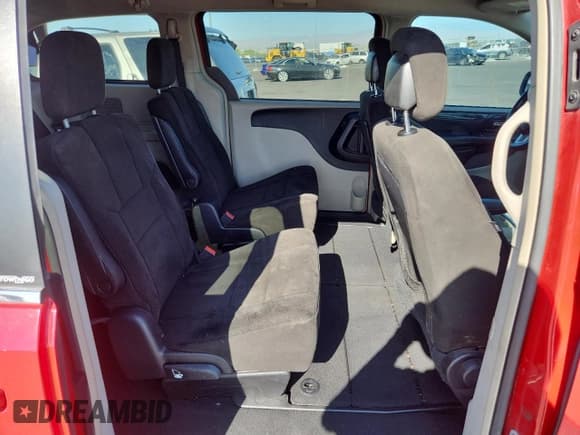 ✅ 2012 Dodge Grand Caravan Crew • VIN: 2C4RDGDG5CR321926 • Lot: 60560605. Wystawiony na Copart z przebiegiem 128 192 mil. Bezpłatny archiwum sprzedaży aukcyjnych z USA i szczegółowy raport historii pojazdu na DreamBid. Zdjęcie 11.