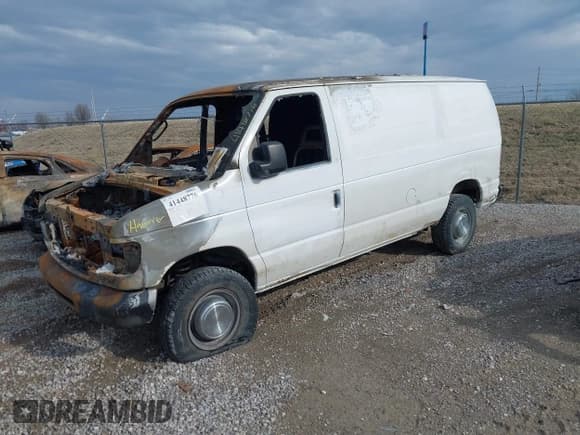 ✅ 2005 Ford Econoline Cargo • VIN: 1FTNE24L55HA37593 • Lot: 41448776. Wystawiony na IAAI z przebiegiem Nie podano. Bezpłatny archiwum sprzedaży aukcyjnych z USA i szczegółowy raport historii pojazdu na DreamBid. Zdjęcie 2.