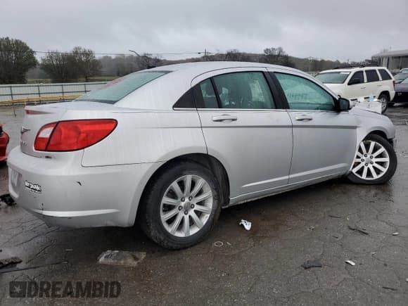 ✅ 2010 Chrysler Sebring Limited • VIN: 1C3CC5FB1AN187977 • Lot: 81349574. Wystawiony na Copart z przebiegiem 165 794 mil. Bezpłatny archiwum sprzedaży aukcyjnych z USA i szczegółowy raport historii pojazdu na DreamBid. Zdjęcie 3.