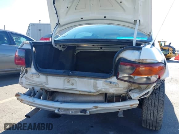 ✅ 2003 Chevrolet Malibu • VIN: 1G1ND52J33M535343 • Lot: 43545369. Listed on IAAI with 155,132 mi. Free auction sales archive from the USA and detailed vehicle history report at DreamBid. Image 6.