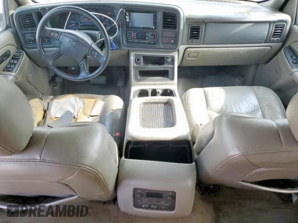 ✅ 2006 Chevrolet Suburban LT • VIN: 3GNEC16Z76G109933 • Лот: 57274795. Опубликован ранее на Copart с пробегом 220 190 миль. Бесплатный доступ к архиву аукционных продаж из США и подробный отчёт об истории автомобиля на DreamBid. Изображение 8.