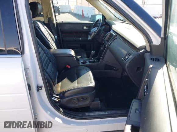 ✅ 2013 Ford Flex Limited • VIN: 2FMHK6D86DBD08256 • Lot: 43390095. Wystawiony na IAAI z przebiegiem 154 015 mil. Bezpłatny archiwum sprzedaży aukcyjnych z USA i szczegółowy raport historii pojazdu na DreamBid. Zdjęcie 5.