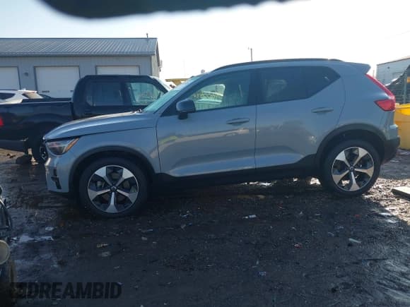 ✅ 2024 Volvo XC40 Core Bright Theme • VIN: YV4L12UK2R2212754 • Lot: 41650426. Listed on IAAI with 15,257 mi. Free auction sales archive from the USA and detailed vehicle history report at DreamBid. Image 14.