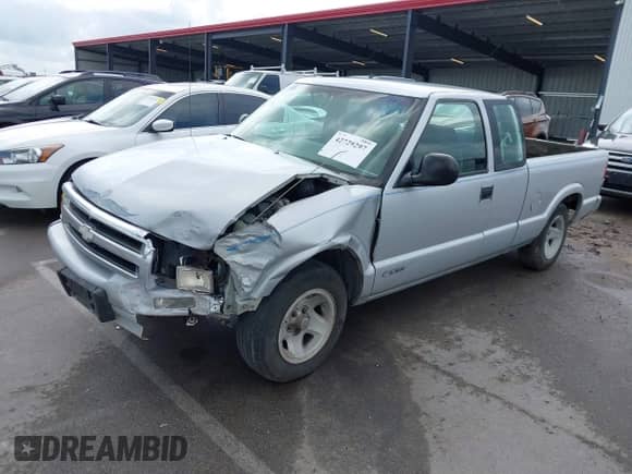 1997 Chevrolet S-10 LS with VIN 1GCCS19X0V8189366, listed as a IAAI auction lot 42729297 with 190,332 mi miles and . Bid and sale history available at DreamBid. Image 19.