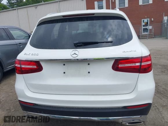 ✅ 2019 Mercedes-Benz GLC 300 • VIN: WDC0G4KB9KV175364 • Lot: 42350007. Wystawiony na IAAI z przebiegiem 59 324 mil. Bezpłatny archiwum sprzedaży aukcyjnych z USA i szczegółowy raport historii pojazdu na DreamBid. Zdjęcie 16.