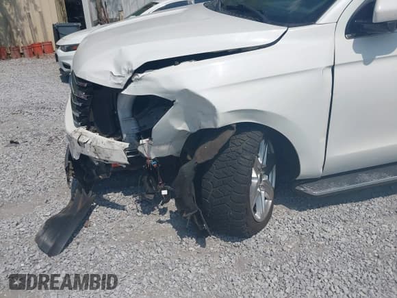 ✅ 2020 Ford Expedition XLT • VIN: 1FMJU1JT5LEA26734 • Lot: 43271054. Listed on IAAI with 120,106 mi. Free auction sales archive from the USA and detailed vehicle history report at DreamBid. Image 6.