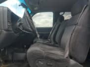 ✅ 2001 Chevrolet Silverado 2500HD LS • VIN: 1GCHK23U81F104273 • Lot: 55800415. Wystawiony na Copart z przebiegiem 215 292 mil. Bezpłatny archiwum sprzedaży aukcyjnych z USA i szczegółowy raport historii pojazdu na DreamBid. Zdjęcie 7.