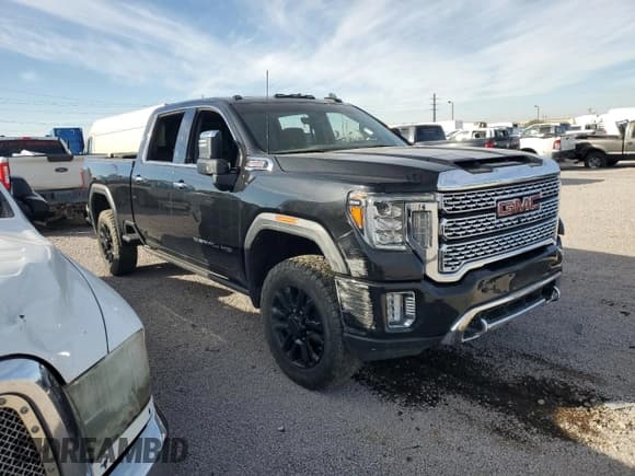 ✅ 2021 GMC Sierra 2500HD Denali • VIN: 1GT49REY8MF135871 • Lot: 89509855. Wystawiony na Copart z przebiegiem 105 873 mil. Bezpłatny archiwum sprzedaży aukcyjnych z USA i szczegółowy raport historii pojazdu na DreamBid. Zdjęcie 4.