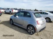 ✅ 2015 FIAT 500e • VIN: 3C3CFFGE9FT694476 • Lot: 92132965. Wystawiony na Copart z przebiegiem 96 653 mil. Bezpłatny archiwum sprzedaży aukcyjnych z USA i szczegółowy raport historii pojazdu na DreamBid. Zdjęcie 2.