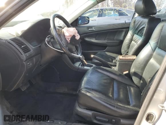 ✅ 2003 Honda Accord EX • VIN: 1HGCM66533A001604 • Lot: 52806225. Listed on Copart with 185,379 mi. Free auction sales archive from the USA and detailed vehicle history report at DreamBid. Image 7.