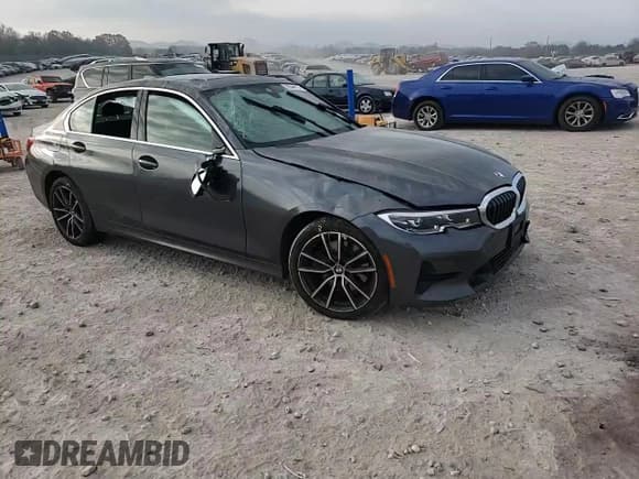 ✅ 2021 BMW 3 Series 330i xDrive • VIN: 3MW5R7J09M8B67663 • Лот: 93544115. Опубликован ранее на Copart с пробегом 26 030 миль. Бесплатный доступ к архиву аукционных продаж из США и подробный отчёт об истории автомобиля на DreamBid. Изображение 13.