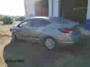 2019 Hyundai Elantra SE z VIN KMHD74LF4KU790883, wystawiony jako Copart lot #80070915 z przebiegiem 120 421 mil mil oraz Szkoda całkowita • Salvage title. Historia ofert i sprzedaży dostępna na DreamBid. Obrazek 2.