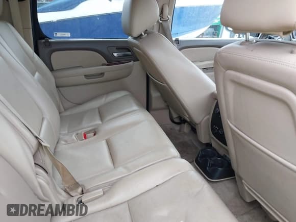 ✅ 2012 Chevrolet Suburban LTZ • VIN: 1GNSKKE70CR186859 • Lot: 43635782. Wystawiony na IAAI z przebiegiem 168 589 mil. Bezpłatny archiwum sprzedaży aukcyjnych z USA i szczegółowy raport historii pojazdu na DreamBid. Zdjęcie 8.