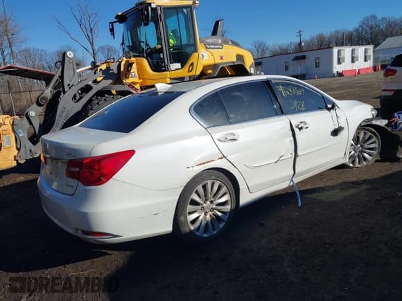 ✅ 2015 Acura RLX Technology • VIN: JH4KC1F59FC001730 • Lot: 41688569. Listed on IAAI with 142,933 mi. Free auction sales archive from the USA and detailed vehicle history report at DreamBid. Image 4.