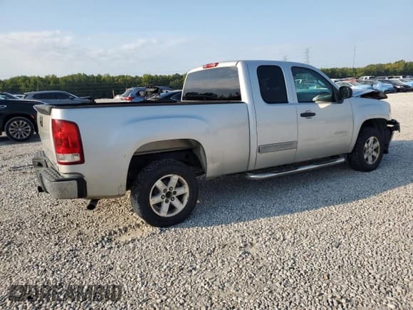 ✅ 2011 GMC Sierra 1500 SLE • VIN: 1GTR1VE01BZ146237 • Lot: 80162545. Wystawiony na Copart z przebiegiem 272 868 mil. Bezpłatny archiwum sprzedaży aukcyjnych z USA i szczegółowy raport historii pojazdu na DreamBid. Zdjęcie 3.