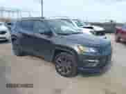 2021 Jeep Compass 80th Anniversary z VIN 3C4NJCEB0MT604218, wystawiony jako IAAI lot #42316107 z przebiegiem 73 743 mil mil oraz . Historia ofert i sprzedaży dostępna na DreamBid. Obrazek 1.