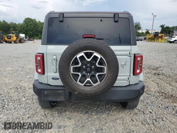 ✅ 2023 Ford Bronco Outer Banks • VIN: 1FMEE5BP7PLB67930 • Лот: 68361215. Опубликован ранее на Copart с пробегом 42 507 миль. Бесплатный доступ к архиву аукционных продаж из США и подробный отчёт об истории автомобиля на DreamBid. Изображение 6.