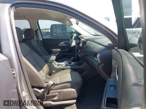 ✅ 2019 Chevrolet Traverse LT Cloth • VIN: 1GNERGKW2KJ258790 • Lot: 43320708. Wystawiony na IAAI z przebiegiem 123 720 mil. Bezpłatny archiwum sprzedaży aukcyjnych z USA i szczegółowy raport historii pojazdu na DreamBid. Zdjęcie 5.