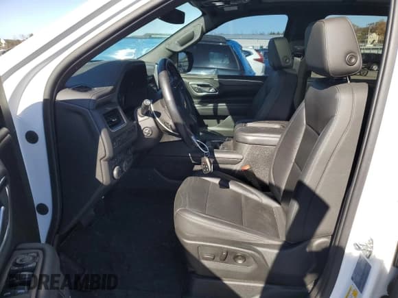 ✅ 2021 Chevrolet Suburban LT • VIN: 1GNSKCKD2MR226411 • Lot: 78835004. Wystawiony na Copart z przebiegiem 76 840 mil. Bezpłatny archiwum sprzedaży aukcyjnych z USA i szczegółowy raport historii pojazdu na DreamBid. Zdjęcie 7.