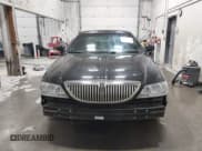 ✅ 2005 Lincoln Town Car Signature Limited • VIN: 1LNHM82W55Y606549 • Lot: 43365335. Wystawiony na IAAI z przebiegiem 98 295 mil. Bezpłatny archiwum sprzedaży aukcyjnych z USA i szczegółowy raport historii pojazdu na DreamBid. Zdjęcie 13.