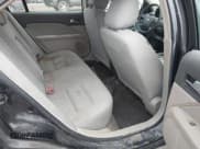 ✅ 2012 Ford Fusion S • VIN: 3FAHP0GA1CR310374 • Lot: 43747053. Wystawiony na IAAI z przebiegiem 153 234 mil. Bezpłatny archiwum sprzedaży aukcyjnych z USA i szczegółowy raport historii pojazdu na DreamBid. Zdjęcie 8.