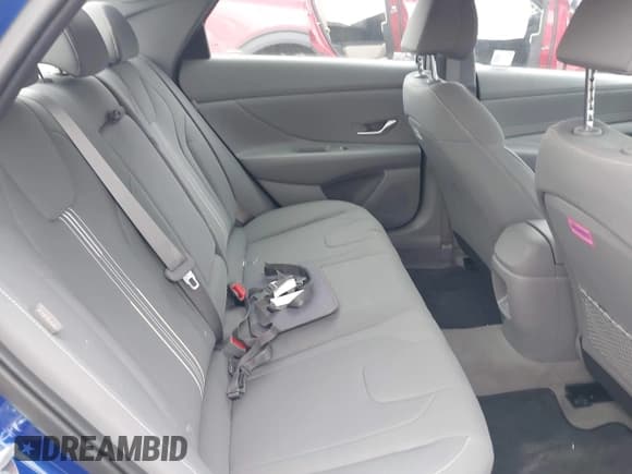 ✅ 2025 Hyundai Elantra SEL Convenience • VIN: KMHLS4DG4SU966445 • Lot: 41950032. Wystawiony na IAAI z przebiegiem 882 mil. Bezpłatny archiwum sprzedaży aukcyjnych z USA i szczegółowy raport historii pojazdu na DreamBid. Zdjęcie 8.