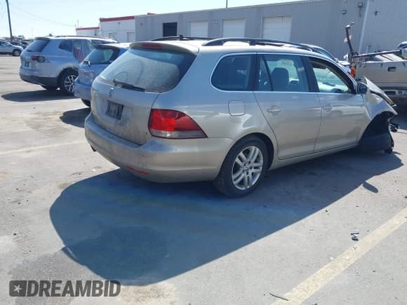✅ 2013 Volkswagen Jetta TDI w/Sunroof • VIN: 3VWPL7AJXDM634244 • Lot: 42066519. Listed on IAAI with 116,621 mi. Free auction sales archive from the USA and detailed vehicle history report at DreamBid. Image 4.