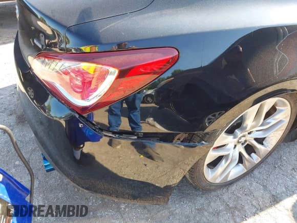 ✅ 2013 Hyundai Genesis Coupe Grand Touring • VIN: KMHHU6KJ3DU105819 • Lot: 42989655. Wystawiony na IAAI z przebiegiem 74 031 mil. Bezpłatny archiwum sprzedaży aukcyjnych z USA i szczegółowy raport historii pojazdu na DreamBid. Zdjęcie 6.