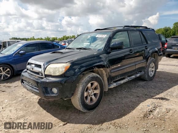✅ 2008 Toyota 4Runner SR5 • VIN: JTEBT14R68K003642 • Lot: 84010625. Listed on Copart with 220,014 mi. Free auction sales archive from the USA and detailed vehicle history report at DreamBid. Image 1.