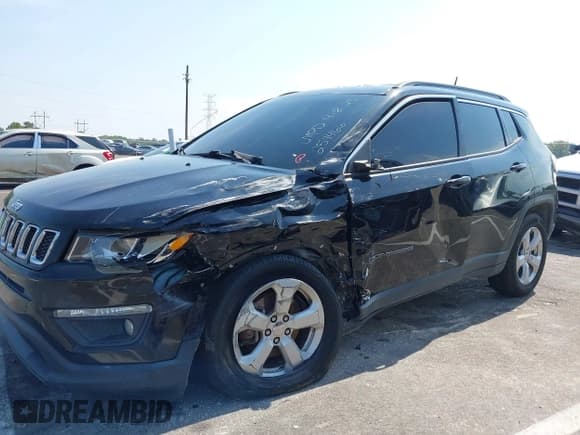 ✅ 2018 Jeep Compass Latitude • VIN: 3C4NJDBB2JT254466 • Lot: 43208519. Wystawiony na IAAI z przebiegiem 108 263 mil. Bezpłatny archiwum sprzedaży aukcyjnych z USA i szczegółowy raport historii pojazdu na DreamBid. Zdjęcie 6.