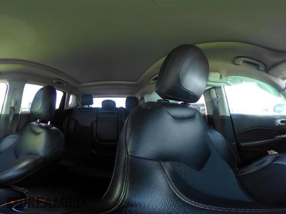 ✅ 2018 Jeep Compass Latitude • VIN: 3C4NJCBB9JT106129 • Lot: 43093766. Wystawiony na IAAI z przebiegiem 135 812 mil. Bezpłatny archiwum sprzedaży aukcyjnych z USA i szczegółowy raport historii pojazdu na DreamBid. Zdjęcie 19.