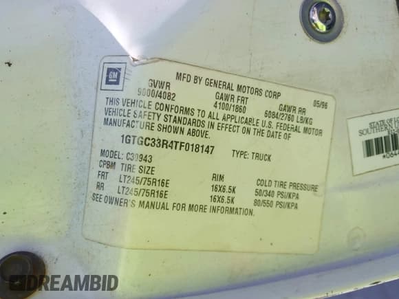 ✅ 1996 GMC Sierra 1500 • VIN: 1GTGC33R4TF018147 • Lot: 41612770. Wystawiony na IAAI z przebiegiem 106 443 mil. Bezpłatny archiwum sprzedaży aukcyjnych z USA i szczegółowy raport historii pojazdu na DreamBid. Zdjęcie 9.