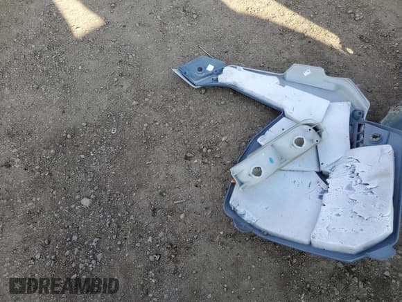 ✅ 2005 Chevrolet Suburban LT • VIN: 1GNFK16Z35J186982 • Лот: 50480945. Опубликован ранее на Copart с пробегом 106 974 миль. Бесплатный доступ к архиву аукционных продаж из США и подробный отчёт об истории автомобиля на DreamBid. Изображение 13.