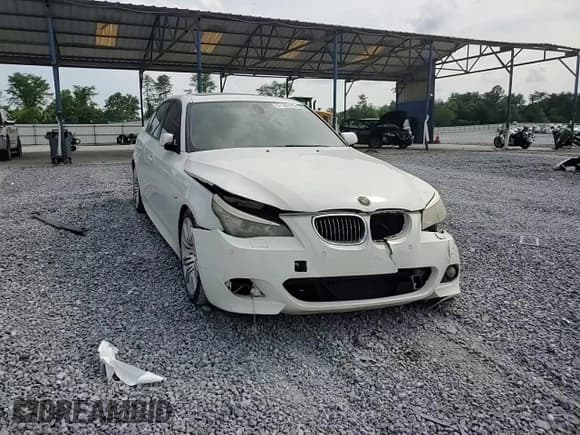 ✅ 2010 BMW 5 Series 550i • VIN: WBANW5C52ACT56181 • Lot: 57142475. Wystawiony na Copart z przebiegiem 118 766 mil. Bezpłatny archiwum sprzedaży aukcyjnych z USA i szczegółowy raport historii pojazdu na DreamBid. Zdjęcie 13.