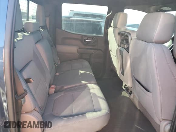 ✅ 2020 Chevrolet Silverado 1500 LT • VIN: 1GCPWCED5LZ113341 • Lot: 76244204. Wystawiony na Copart z przebiegiem Nie podano. Bezpłatny archiwum sprzedaży aukcyjnych z USA i szczegółowy raport historii pojazdu na DreamBid. Zdjęcie 11.