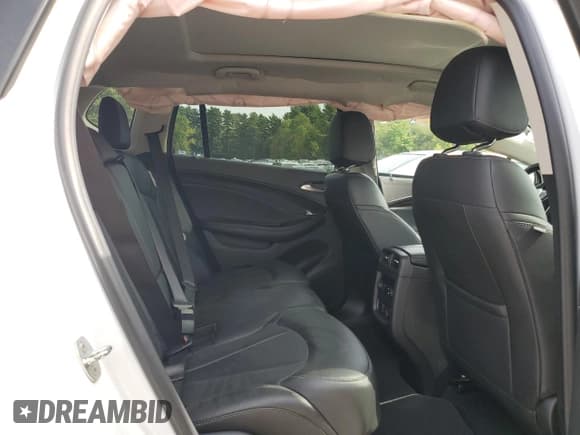 ✅ 2020 Buick Envision Essence • VIN: LRBFX2SA8LD122768 • Lot: 84577565. Wystawiony na Copart z przebiegiem 60 115 mil. Bezpłatny archiwum sprzedaży aukcyjnych z USA i szczegółowy raport historii pojazdu na DreamBid. Zdjęcie 11.