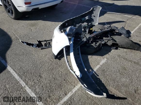 ✅ 2015 Jeep Grand Cherokee Overland • VIN: 1C4RJFCM5FC146181 • Лот: 47127815. Опубликован ранее на Copart с пробегом 93 566 миль. Бесплатный доступ к архиву аукционных продаж из США и подробный отчёт об истории автомобиля на DreamBid. Изображение 13.