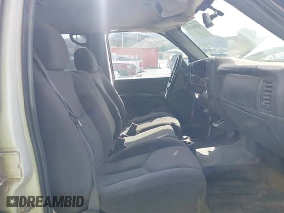 ✅ 2006 Chevrolet Silverado 1500 • VIN: 1GBHC23U36F265638 • Лот: 42360129. Опубликован ранее на IAAI с пробегом 182 385 миль. Бесплатный доступ к архиву аукционных продаж из США и подробный отчёт об истории автомобиля на DreamBid. Изображение 5.