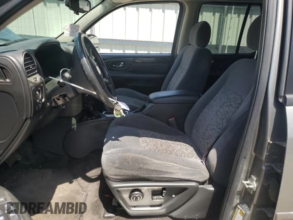 ✅ 2005 GMC Envoy SLE • VIN: 1GKDS13S252182993 • Лот: 65926395. Опубликован ранее на Copart с пробегом 205 147 миль. Бесплатный доступ к архиву аукционных продаж из США и подробный отчёт об истории автомобиля на DreamBid. Изображение 7.