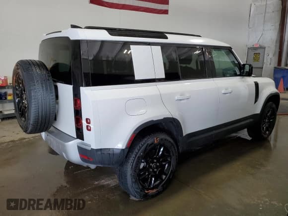 ✅ 2025 Land Rover Defender S • VIN: SALEJ7EX8S2393246 • Лот: 62061835. Опубликован ранее на Copart с пробегом Не указан. Бесплатный доступ к архиву аукционных продаж из США и подробный отчёт об истории автомобиля на DreamBid. Изображение 3.