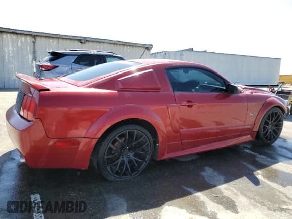 ✅ 2008 Ford Mustang GT Deluxe • VIN: 1ZVHT82H785173764 • Лот: 55896805. Опубликован ранее на Copart с пробегом Не указан. Бесплатный доступ к архиву аукционных продаж из США и подробный отчёт об истории автомобиля на DreamBid. Изображение 3.