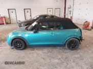 ✅ 2017 MINI Convertible Cooper S • VIN: WMWWG9C30H3C81534 • Lot: 43270537. Wystawiony na IAAI z przebiegiem 77 725 mil. Bezpłatny archiwum sprzedaży aukcyjnych z USA i szczegółowy raport historii pojazdu na DreamBid. Zdjęcie 14.