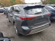 ✅ 2020 Toyota Highlander Platinum • VIN: 5TDFZRBH6LS025137 • Lot: 43432703. Wystawiony na IAAI z przebiegiem 83 999 mil. Bezpłatny archiwum sprzedaży aukcyjnych z USA i szczegółowy raport historii pojazdu na DreamBid. Zdjęcie 3.