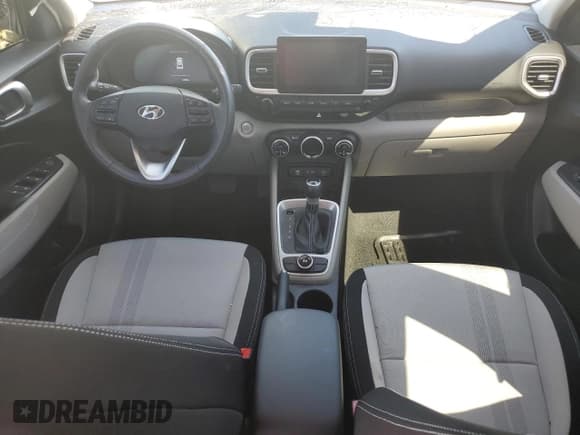 ✅ 2025 Hyundai Venue SEL • VIN: KMHRC8A39SU371638 • Лот: 81262885. Опубликован ранее на Copart с пробегом 12 557 миль. Бесплатный доступ к архиву аукционных продаж из США и подробный отчёт об истории автомобиля на DreamBid. Изображение 8.