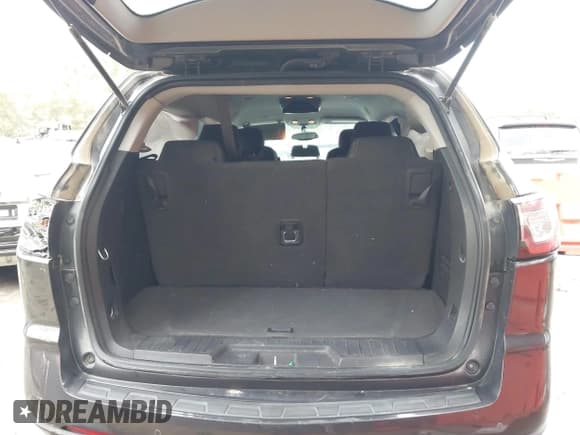 ✅ 2016 Chevrolet Traverse LT • VIN: 1GNKRGKD8GJ289275 • Lot: 43423221. Listed on IAAI with 136,907 mi. Free auction sales archive from the USA and detailed vehicle history report at DreamBid. Image 17.