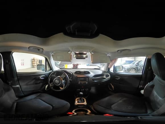 ✅ 2017 Jeep Renegade Altitude • VIN: ZACCJBBB8HPF54056 • Lot: 66073485. Wystawiony na Copart z przebiegiem 103 134 mil. Bezpłatny archiwum sprzedaży aukcyjnych z USA i szczegółowy raport historii pojazdu na DreamBid. Zdjęcie 15.