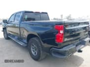 ✅ 2021 Chevrolet Silverado 1500 High Country • VIN: 1GCUYHEL2MZ404642 • Lot: 42301427. Wystawiony na IAAI z przebiegiem 42 691 mil. Bezpłatny archiwum sprzedaży aukcyjnych z USA i szczegółowy raport historii pojazdu na DreamBid. Zdjęcie 3.