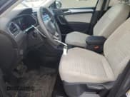 ✅ 2022 Volkswagen Tiguan S • VIN: 3VV1B7AX2NM156629 • Lot: 80213355. Wystawiony na Copart z przebiegiem 56 356 mil. Bezpłatny archiwum sprzedaży aukcyjnych z USA i szczegółowy raport historii pojazdu na DreamBid. Zdjęcie 7.