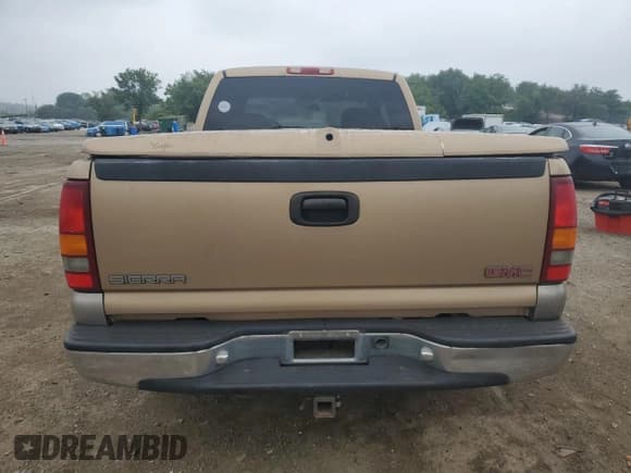 ✅ 1999 GMC Sierra 1500 SLE • VIN: 1GTEK19T0XE523549 • Лот: 62088315. Опубликован ранее на Copart с пробегом 141 472 миль. Бесплатный доступ к архиву аукционных продаж из США и подробный отчёт об истории автомобиля на DreamBid. Изображение 6.