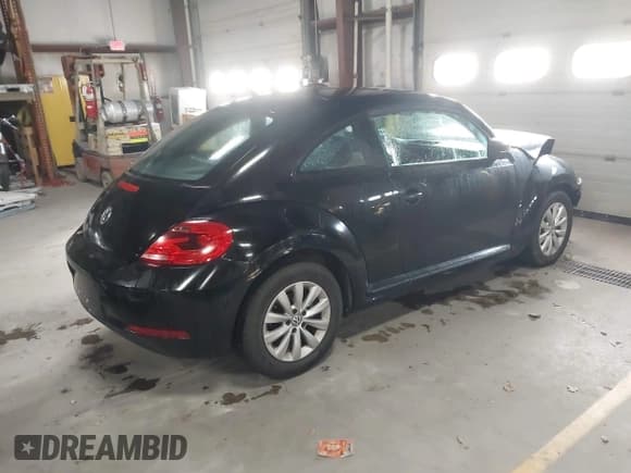 ✅ 2014 Volkswagen Beetle Entry • VIN: 3VWF17AT9EM638645 • Lot: 43625700. Wystawiony na IAAI z przebiegiem 73 240 mil. Bezpłatny archiwum sprzedaży aukcyjnych z USA i szczegółowy raport historii pojazdu na DreamBid. Zdjęcie 4.